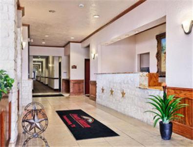 Fredericksburg Hill Country Hotel Интерьер фото